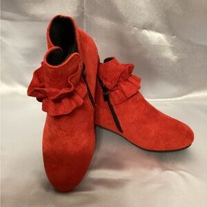 NWOT Red Suede Look Ankle Booties ~ Sz 5.5